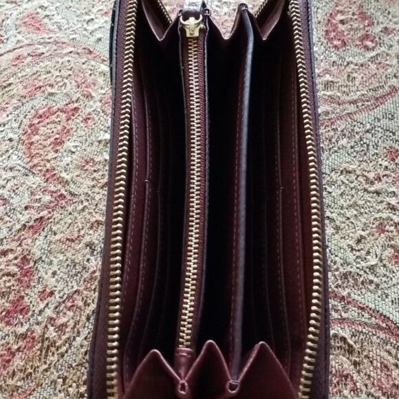 FOSSIL CAROLINE MULTI-COLORED ZIP AROUND WALLET 8" x 4.5" - Picture 4 of 12